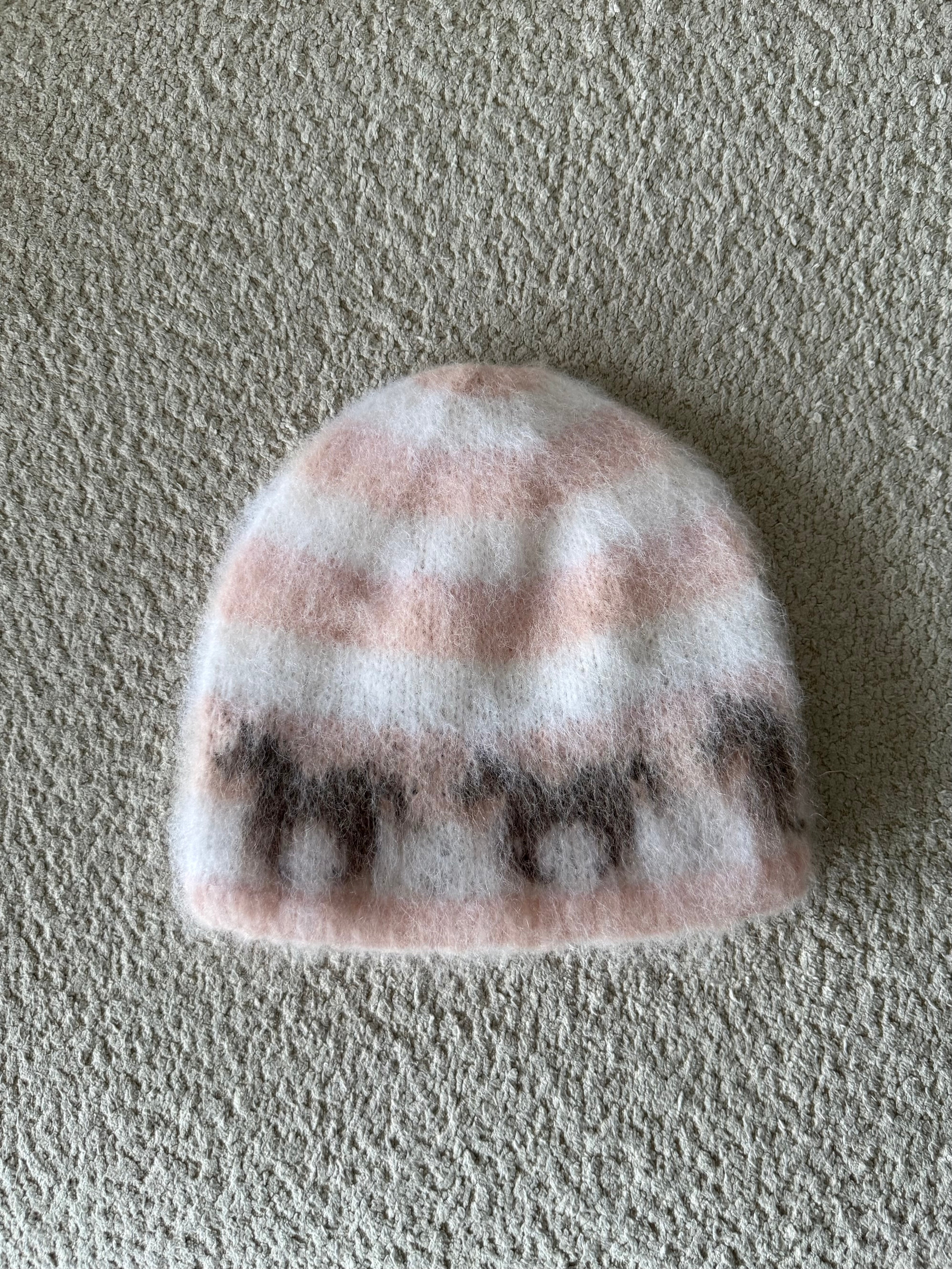 Stripete børstet lue