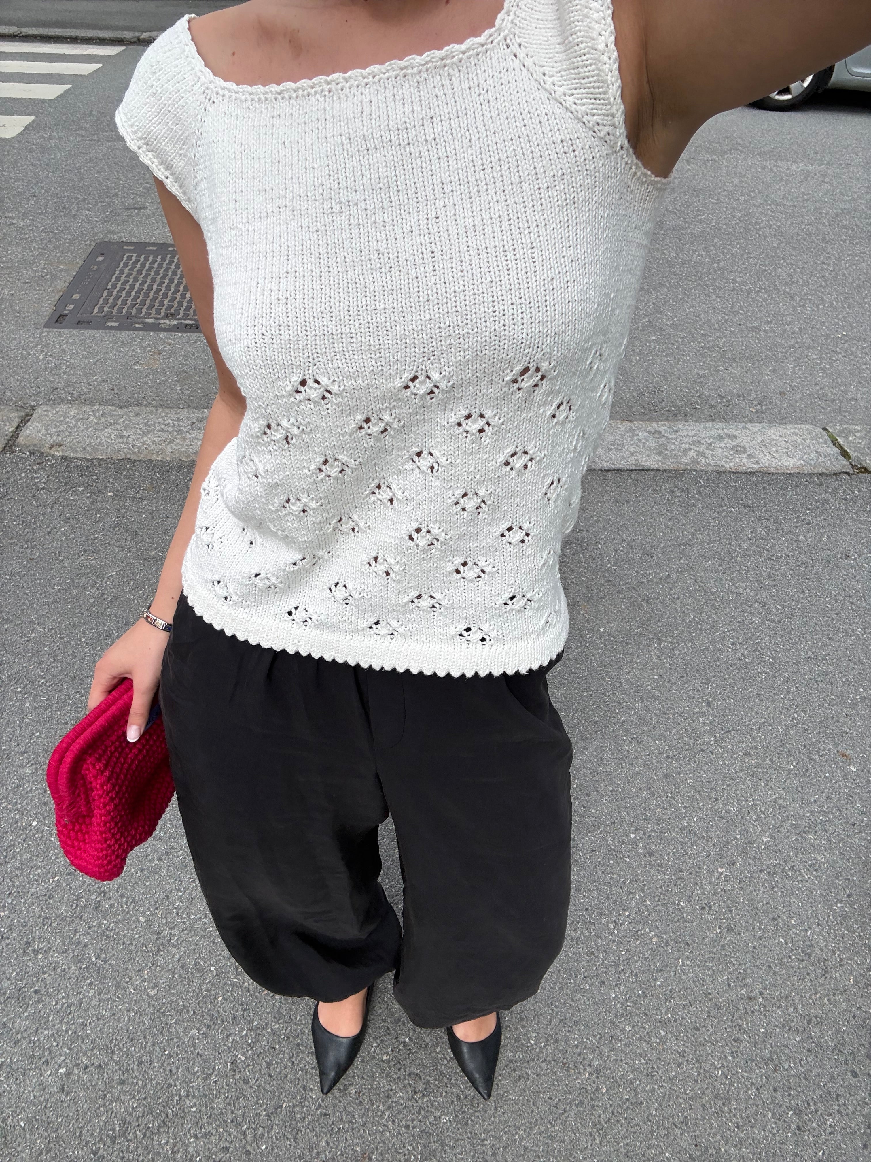Fione Tee