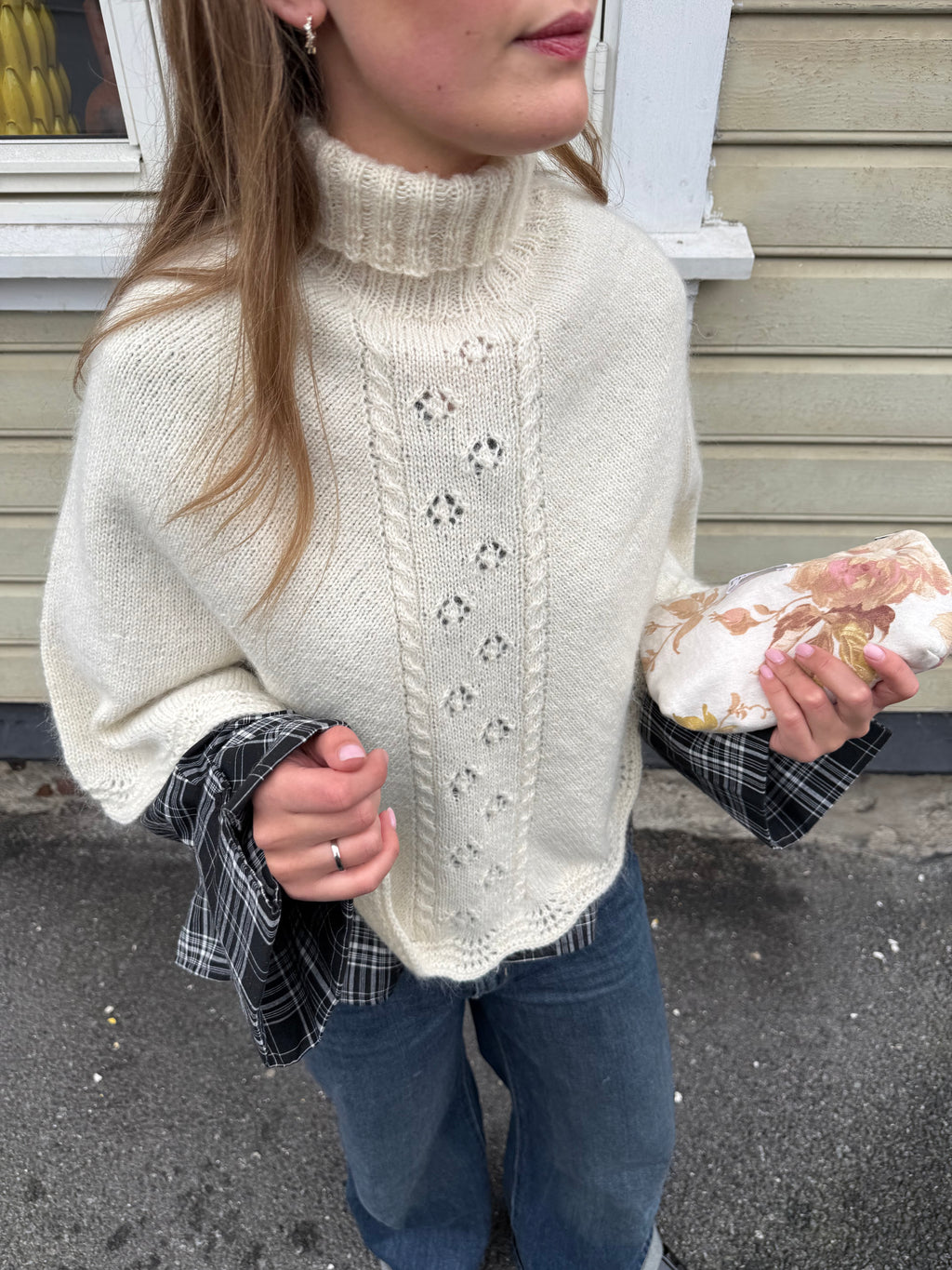 Ilia Poncho Garnpakke