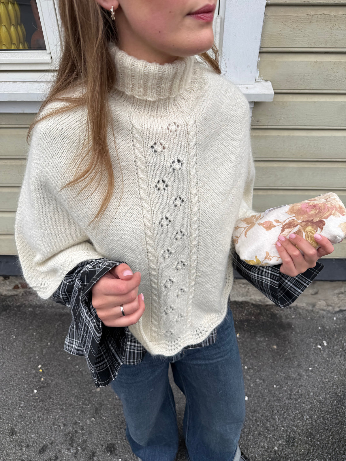 Ilia Poncho Garnpakke